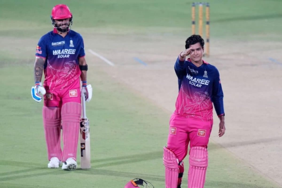 वैभव सूर्यवंशी ने टीम बस के शीशे पर जो लिखा...उसे कर दिखाया, 15वीं पारी में जड़े 50 छक्के, क्रिस गेल का रिकॉर्ड स्वाहा