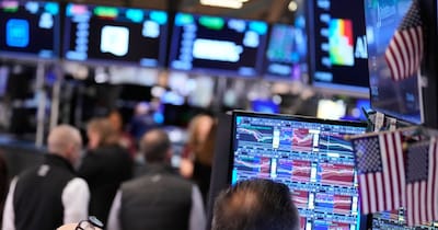 अमेरिकी बाजार में आई इस उछाल का सबसे बड़ा कारण राष्ट्रपति डोनाल्ड ट्रंप का वह बयान है. (AP Photo/Seth Wenig)