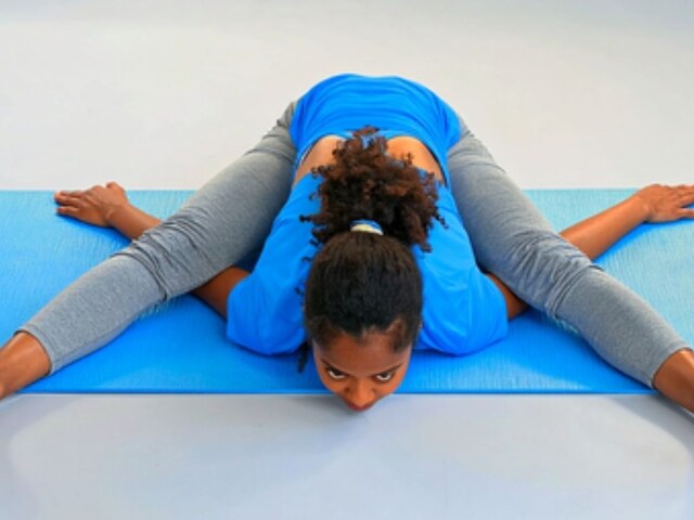 तनाव, कब्ज और कमर दर्द से एक बार में राहत, कुर्मासन योग के जबरदस्त फायदे