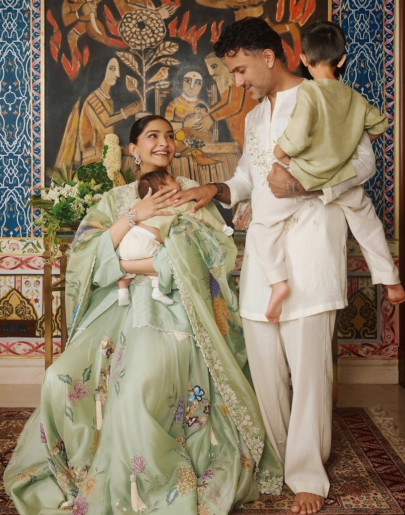 Bollywood Star Kids Spiritual Names, Vamika and Rudralok Meaning, Celebrity Baby Names Inspired by God, Anushka Sharma Daughter Vamika, Sonam Kapoor Son Rudralokh Name, सितारों के बच्चों के आध्यात्मिक नाम, अनुष्का शर्मा की बेटी वामिका, सोनम कपूर का बेटा रुद्रलोक, देवी-देवताओं पर आधारित बच्चों के नाम, बॉलीवुड स्टार किड्स नेम लिस्ट