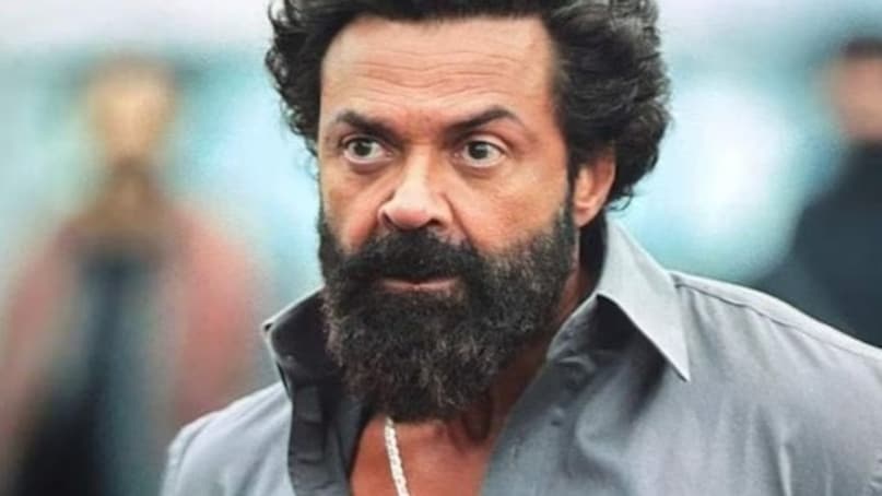 Bobby Deol Animal villain Dharmendra reaction, Dharmendra asked Bobby Deol Tu Villain Hai, Bobby Deol reveals Dharmendra reaction to Animalm Animal movie Ranbir Kapoor Bobby Deol, Bobby Deol negative role Dharmendra absolute shock, बॉबी देओल एनिमल विलेन धर्मेंद्र रिएक्शन, धर्मेंद्र ने बॉबी देओल से पूछा तू विलेन है, एनिमल फिल्म बॉबी देओल खलनायक रोल, बॉबी देओल ने पिता धर्मेंद्र पर किया खुलासा, रणबीर कपूर बॉबी देओल एनिमल मूवी