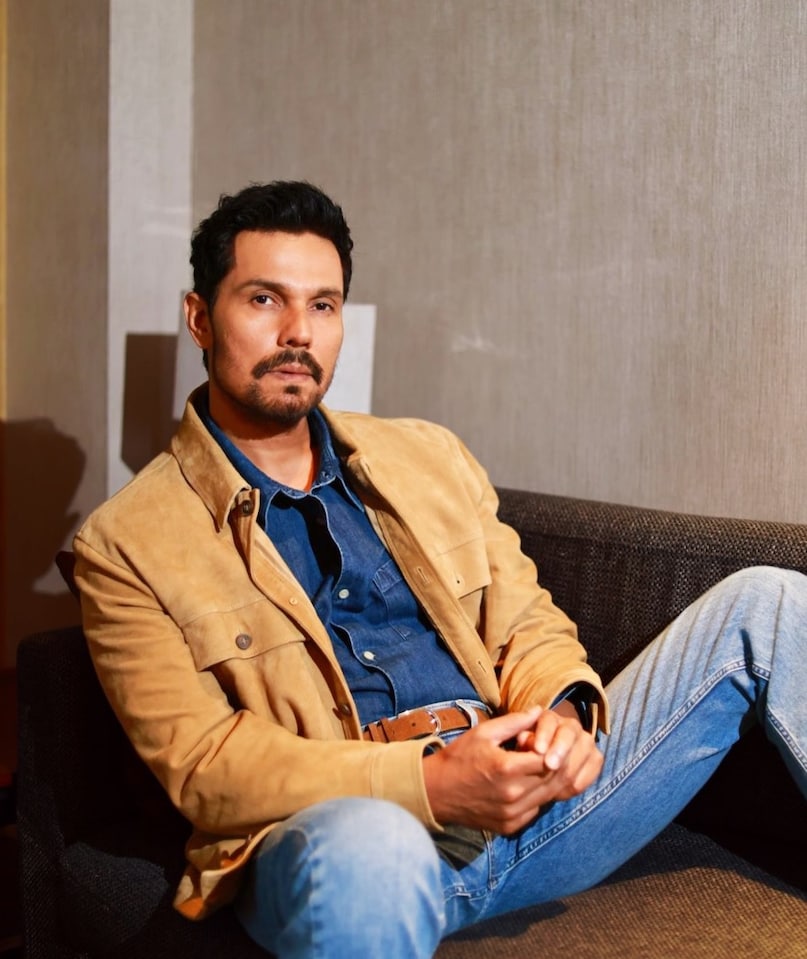 Chhaava movie Aurangzeb role rejected, Chhaava total box office collection worldwide, randeep hooda turned down Chhaava movie, Akshaye Khanna Chhaava villain performance, akshaye khanna film Chhaava, छावा फिल्म विलेन रोल रिजेक्शन, औरंगजेब का किरदार किसने ठुकराया, छावा बॉक्स ऑफिस कलेक्शन 800 करोड़, रणदीप हुड्डा छावा फिल्म, विक्की कौशल छावा विलेन अक्षय खन्ना