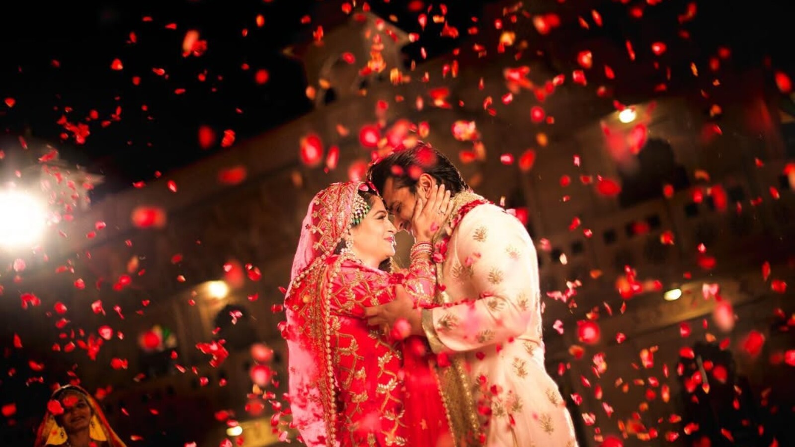 The actress got divorced from Samson in 2015. Dipika and Shoaib made their relationship official after she parted ways with her first husband. Finally, in 2018, the couple got married in Shoaib's hometown, Maudaha, Uttar Pradesh, in a traditional ceremony that received massive media attention. The actress got divorced from Samson in 2015. Dipika and Shoaib made their relationship official after she parted ways with her first husband. Finally, in 2018, the couple got married in Shoaib's hometown, Maudaha, Uttar Pradesh, in a traditional ceremony that received massive media attention.