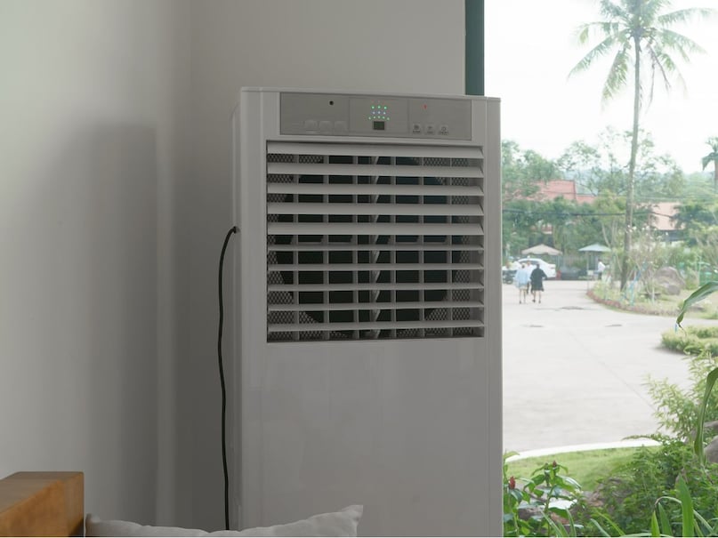 30 days usage of 190W cooler: For example, a 190W power cooler runs for 8 hours. It will consume 1.52 kWh of electricity in a day. Hotch Cooler runs for 8 hours every day for 30 days. A total of 45.6 kWh electricity will be used. Visa rate is Rs 5 per unit. The monthly expenditure will be around Rs 228. 