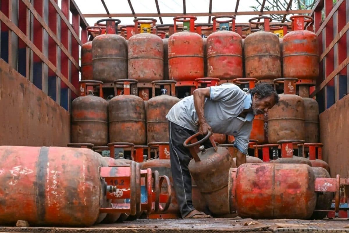 घर पर PNG लाइन, आप फिर भी ले रहे LPG सिलेंडर, हो सकती है कार्रवाई! जुर्माना और सजा जान लें