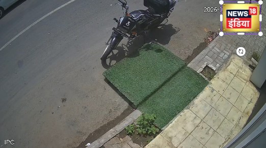 अहमदाबाद में गर्मी का ऐसा कहर, बैग में होने लग गए ब्ब्लास्ट, बाल-बाल बचा युवक | Video