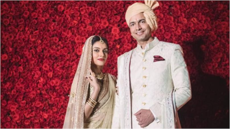 During an appearance on Raj Shamani’s podcast, Asin’s businessman husband revealed Akshay Kumar played the matchmaker, where he met his wife for the first time, and why they connected. He shared, “We were going for an India vs Pakistan match (in 2012). Akshay's movie was coming up, Housefull (2), and she was acting in that movie. And then Akshay said, ‘There’s a movie coming. We want to promote the movie.' Since Micromax was the sponsor of Asia Cup, it was happening in Dhaka, Bangladesh. So if somebody asks me where you met your wife, I say the most romantic place on Earth – Dhaka.”