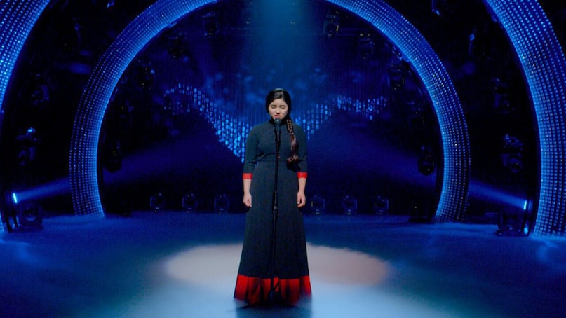 Secret Superstar: A film showcasing the story of a girl who along with her mother’s support strives to excel in the field she has chosen for herself. The film narrates the unconditional love and sacrifice of a mother that holds the family together. (Image: Netflix)