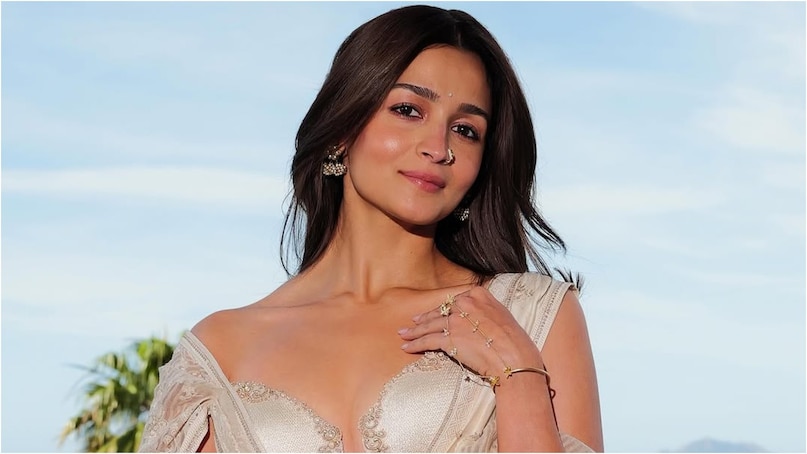 Bollywood celebs who dont have Indian citizenship, diljit dosanjh, Alia Bhatt, katrina kaif, Nora Fatehi, Nargis Fakhri, Sunny Leone, Imran Khan, Amy Jackson, Sapna Pabbi, विदेशी पासपोर्ट, इंडिया की नागरिकता