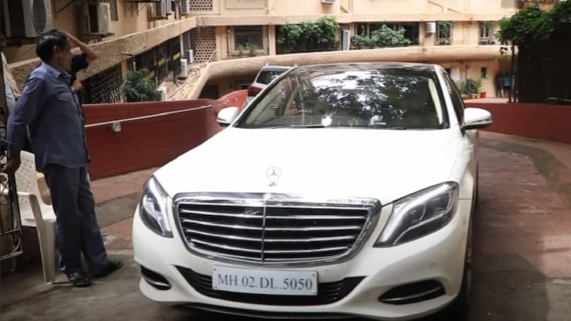Shah Rukh Khan Adds A ₹5 Crore Cadillac Escalade To His Ultra-Luxurious Car Collection