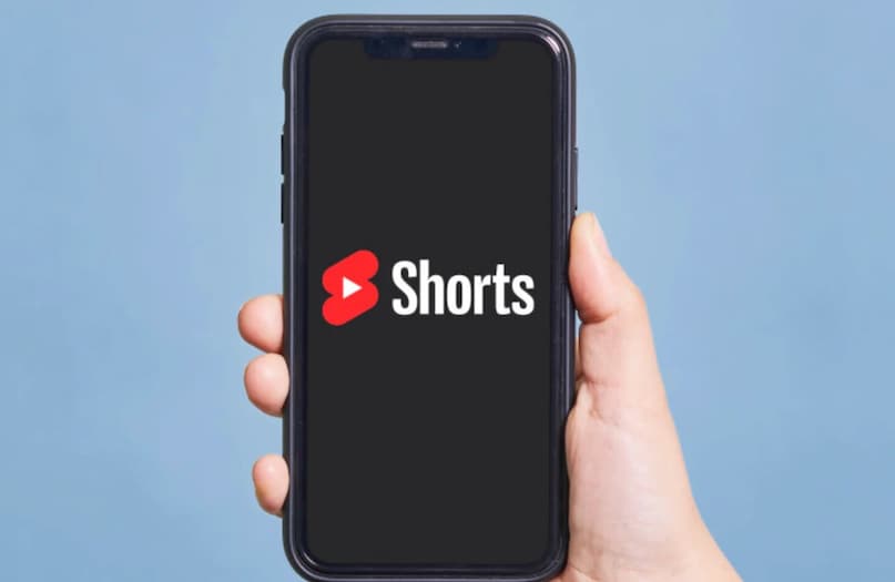 Shorts पाहण्याची लिमिट करू शकता झिरो : YouTube ओपन करताच इतर व्हिडओसह शॉर्ट्सही दिसतात. एकदा शॉर्ट्सवर टॅप झालं तर पुढील 5-10 मिनिटं गेलेच समजा. यूट्यूब अॅपवर Show fewer Shorts चं बटण मिळतं. पण हे फक्त 30 दिवस काम करतं.