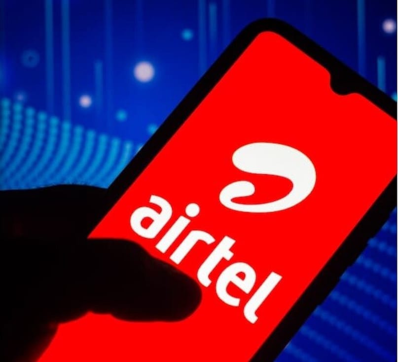 मिळेल 100GB क्लाउड स्टोरेज : या प्लॅनमध्ये Google One सर्व्हिसचाही समावेश आहे. याच्या माध्यमातून यूझर्सला 100GB क्लाउड स्टोरेज मिळतं. यात फोटो, व्हिडिओ आणि आवश्यक फाइल्स ऑनलाइन सुरक्षित ठेवल्या जाऊ शकतात. मिळेल 100GB क्लाउड स्टोरेज : या प्लॅनमध्ये Google One सर्व्हिसचाही समावेश आहे. याच्या माध्यमातून यूझर्सला 100GB क्लाउड स्टोरेज मिळतं. यात फोटो, व्हिडिओ आणि आवश्यक फाइल्स ऑनलाइन सुरक्षित ठेवल्या जाऊ शकतात.