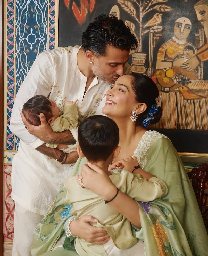Bollywood Star Kids Spiritual Names, Vamika and Rudralok Meaning, Celebrity Baby Names Inspired by God, Anushka Sharma Daughter Vamika, Sonam Kapoor Son Rudralokh Name, सितारों के बच्चों के आध्यात्मिक नाम, अनुष्का शर्मा की बेटी वामिका, सोनम कपूर का बेटा रुद्रलोक, देवी-देवताओं पर आधारित बच्चों के नाम, बॉलीवुड स्टार किड्स नेम लिस्ट