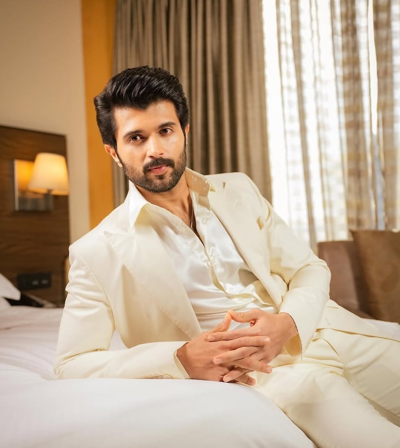 Vijay Deverakonda Professional Struggle, Vijay Deverakonda Success after Failures, Vijay Deverakonda Success Story, Vijay Deverakonda Birthday, Vijay Deverakonda Inspirational Story, विजय देवरकोंडा बर्थडे, विजय देवरकोंडा संघर्ष, अर्जुन रेड्डी फेम एक्टर, विजय देवरकोंडा फ्लॉप फिल्में, विजय देवरकोंडा का फिल्मी सफर
