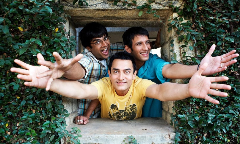 Aamir Khan age in 3 Idiots, 3 Idiots movie box office collection, Aamir Khan weight loss for 3 Idiots, Best Bollywood movies on education system, 3 Idiots National Award and records, 3 इडियट्स फिल्म, आमिर खान 3 इडियट्स, राजकुमार हिरानी की सुपरहिट फिल्में, बॉलीवुड की सबसे ज्यादा अवॉर्ड जीतने वाली फिल्में, 3 इडियट्स बॉक्स ऑफिस कलेक्शन