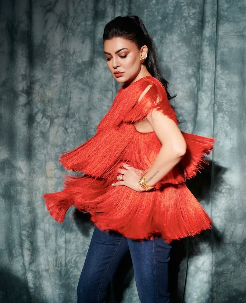 Sushmita Sen, Sushmita Sen adopted daughter Renee, Sushmita Sen manager story, Bollywood single mothers list, Sushmita Sen miss universe gown, सुष्मिता सेन, सुष्मिता सेन बेटियां, सुष्मिता सेन मैनेजर स्टोरी, सुष्मिता सेन मिस यूनिवर्स, सुष्मिता सेन फिल्में Sushmita Sen, Sushmita Sen adopted daughter Renee, Sushmita Sen manager story, Bollywood single mothers list, Sushmita Sen miss universe gown, सुष्मिता सेन, सुष्मिता सेन बेटियां, सुष्मिता सेन मैनेजर स्टोरी, सुष्मिता सेन मिस यूनिवर्स, सुष्मिता सेन फिल्में