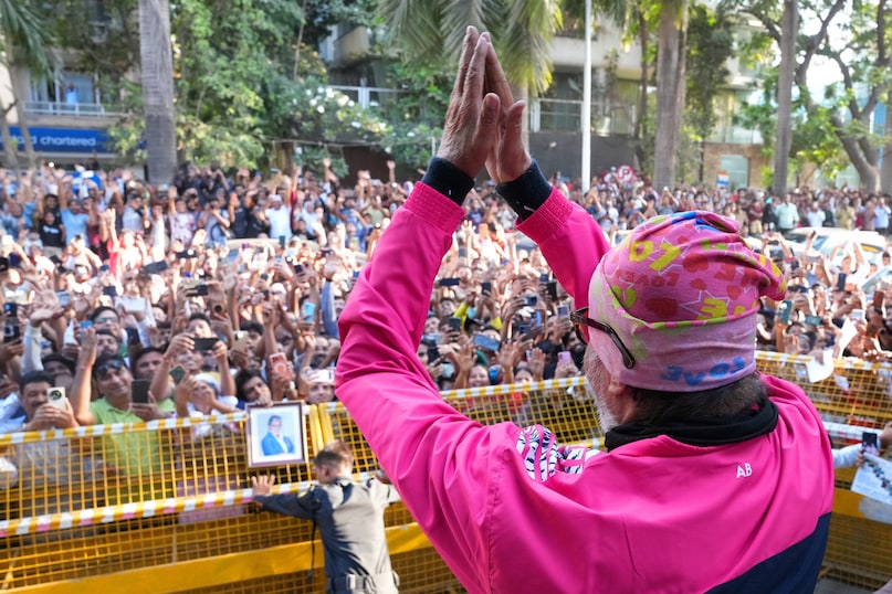 Amitabh Bachchan, Amitabh Bachchan health update, Amitabh Bachchan mysterious attack on trolls, Amitabh Bachchan cryptic post, Amitabh Bachchan absolutely fine, Amitabh Bachchan is not hospitalized, अमिताभ बच्चन, अमिताभ बच्चन स्वास्थ्य अपडेट, अमिताभ बच्चन का ट्रोल्स पर रहस्यमयी हमला, अमिताभ बच्चन की गुप्त पोस्ट, अमिताभ बच्चन बिल्कुल ठीक हैं, अमिताभ बच्चन अस्पताल में भर्ती नहीं हैं