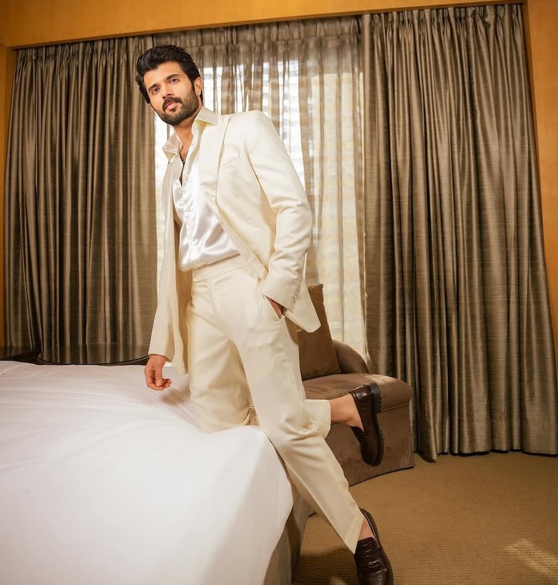 Vijay Deverakonda Professional Struggle, Vijay Deverakonda Success after Failures, Vijay Deverakonda Success Story, Vijay Deverakonda Birthday, Vijay Deverakonda Inspirational Story, विजय देवरकोंडा बर्थडे, विजय देवरकोंडा संघर्ष, अर्जुन रेड्डी फेम एक्टर, विजय देवरकोंडा फ्लॉप फिल्में, विजय देवरकोंडा का फिल्मी सफर