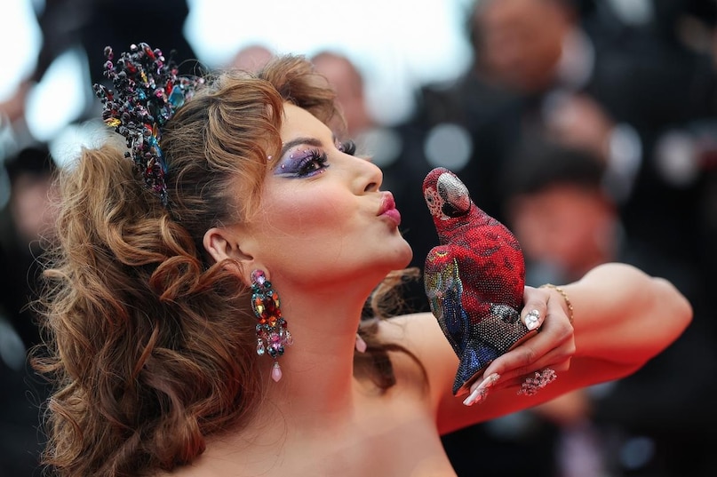 Urvashi Rautela Cannes Look, Cannes Most Expensive Red Carpet look, Urvashi Rautela Most Expensive Look, Urvashi Rautela Diamonds Cost Cannes 2025, Highest Grossing Indian Movie vs Urvashi Rautela Cannes Dress, कान्स का सबसे महंगा लुक उर्वशी रौतेला, उर्वशी रौतेला 1300 करोड़ का गाउन और ज्वेलरी, कान्स फिल्म फेस्टिवल सबसे कीमती ड्रेस, बॉलीवुड एक्ट्रेस उर्वशी रौतेला कान्स रिकॉर्ड, ऐश्वर्या राय दीपिका पादुकोण कान्स फैशन