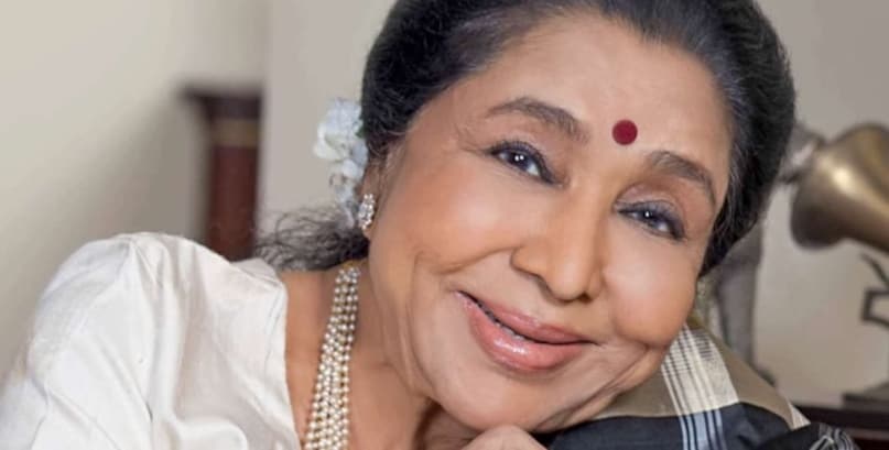 Asha Bhosle, Jhumka Gira Re song, 14 feet tall Jhumka in Bareilly, Jhumka Chowk Bareilly history, Jhumka Chowk Bareilly history, Manoj Muntashir Indian Idol Asha Bhosle tribute, आशा भोसले झुमका गिरा रे किस्सा, बरेली का 14 फीट ऊंचा झुमका, झुमका चौक बरेली का इतिहासमनोज मुंतशिर इंडियन आइडल किस्सा, फिल्म मेरा साया सदाबहार गाना