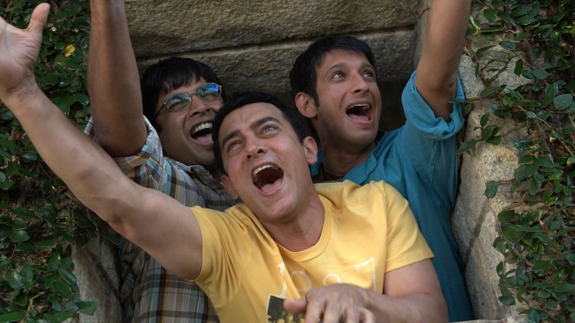 Aamir Khan age in 3 Idiots, 3 Idiots movie box office collection, Aamir Khan weight loss for 3 Idiots, Best Bollywood movies on education system, 3 Idiots National Award and records, 3 इडियट्स फिल्म, आमिर खान 3 इडियट्स, राजकुमार हिरानी की सुपरहिट फिल्में, बॉलीवुड की सबसे ज्यादा अवॉर्ड जीतने वाली फिल्में, 3 इडियट्स बॉक्स ऑफिस कलेक्शन