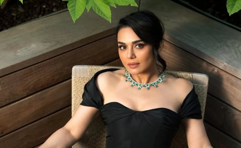 kareena kapoor, shah rukh khan, kal ho naa ho movie, kareena kapoor fees issue, kaeena kapoor preity zinta, करीना कपूर, प्रीति जिंटा, कल हो ना ना मूवी, करीना कपूर प्रीति जिंटा, प्रीति जिंटा कल हो ना हो मूवी