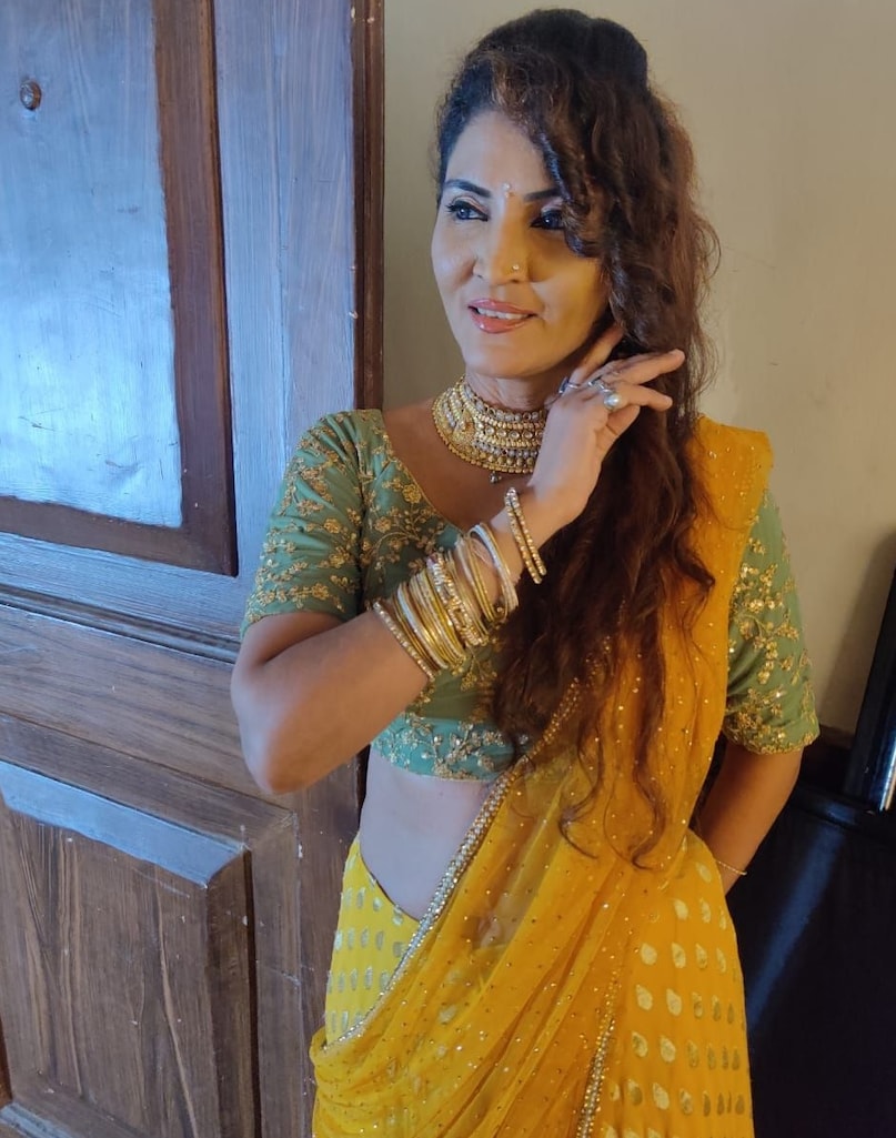 Mamta Kulkarni Divya Bharti arrogant, Dancer Rubina Khan Bollywood secrets, Background dancers short clothes double payment, Sanjay Dutt Mithun Chakraborty friendly nature, 90s Bollywood actresses attitude on set, ममता कुलकर्णी दिव्या भारती, बैकग्राउंड डांसर रुबीना खान का खुलासा, बॉलीवुड डांसर छोटे कपड़े डबल फीस, संजय दत्त मिथुन चक्रवर्ती, 90 के दशक के बॉलीवुड स्टार्स का बर्ताव Mamta Kulkarni Divya Bharti arrogant, Dancer Rubina Khan Bollywood secrets, Background dancers short clothes double payment, Sanjay Dutt Mithun Chakraborty friendly nature, 90s Bollywood actresses attitude on set, ममता कुलकर्णी दिव्या भारती, बैकग्राउंड डांसर रुबीना खान का खुलासा, बॉलीवुड डांसर छोटे कपड़े डबल फीस, संजय दत्त मिथुन चक्रवर्ती, 90 के दशक के बॉलीवुड स्टार्स का बर्ताव