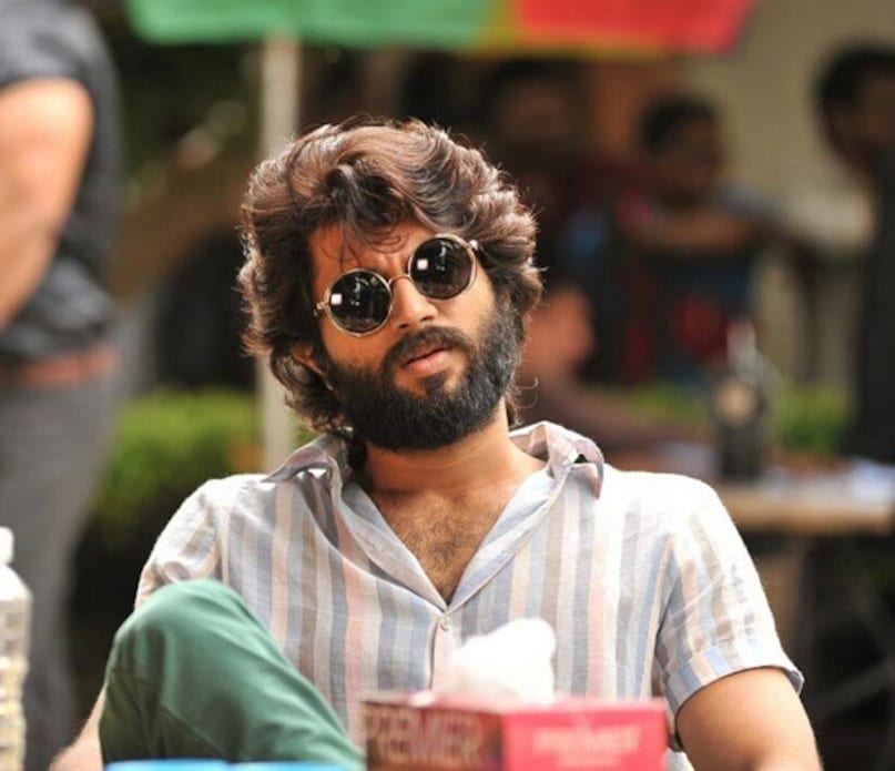 Vijay Deverakonda Professional Struggle, Vijay Deverakonda Success after Failures, Vijay Deverakonda Success Story, Vijay Deverakonda Birthday, Vijay Deverakonda Inspirational Story, विजय देवरकोंडा बर्थडे, विजय देवरकोंडा संघर्ष, अर्जुन रेड्डी फेम एक्टर, विजय देवरकोंडा फ्लॉप फिल्में, विजय देवरकोंडा का फिल्मी सफर
