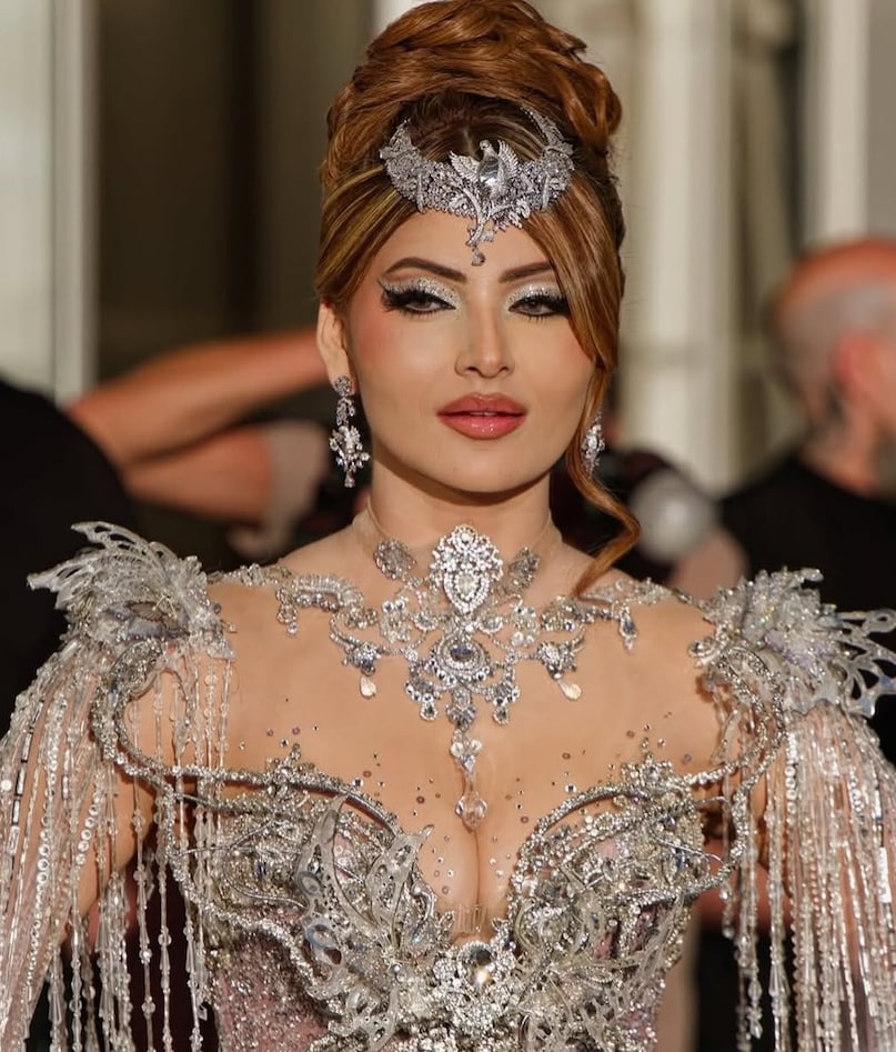 Urvashi Rautela Cannes Look, Cannes Most Expensive Red Carpet look, Urvashi Rautela Most Expensive Look, Urvashi Rautela Diamonds Cost Cannes 2025, Highest Grossing Indian Movie vs Urvashi Rautela Cannes Dress, कान्स का सबसे महंगा लुक उर्वशी रौतेला, उर्वशी रौतेला 1300 करोड़ का गाउन और ज्वेलरी, कान्स फिल्म फेस्टिवल सबसे कीमती ड्रेस, बॉलीवुड एक्ट्रेस उर्वशी रौतेला कान्स रिकॉर्ड, ऐश्वर्या राय दीपिका पादुकोण कान्स फैशन