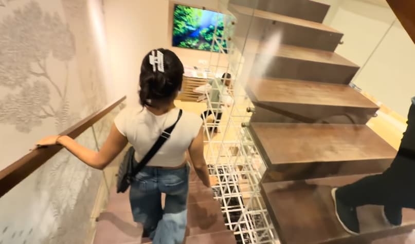Manisha Rani New House Inside Photos, Manisha Rani Mumbai Apartment Tour, Manisha Rani Luxury Home Worth 5 Crore, Manisha Rani Dream House Living Room and Kitchen, Manisha Rani Walk-in Wardrobe Details, मनीषा रानी का नया घर , मनीषा रानी मुंबई हाउस, मनीषा रानी होम टूर, मनीषा रानी के घर की तस्वीरें, मनीषा रानी गृह प्रवेश