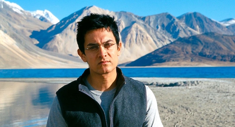 Aamir Khan age in 3 Idiots, 3 Idiots movie box office collection, Aamir Khan weight loss for 3 Idiots, Best Bollywood movies on education system, 3 Idiots National Award and records, 3 इडियट्स फिल्म, आमिर खान 3 इडियट्स, राजकुमार हिरानी की सुपरहिट फिल्में, बॉलीवुड की सबसे ज्यादा अवॉर्ड जीतने वाली फिल्में, 3 इडियट्स बॉक्स ऑफिस कलेक्शन