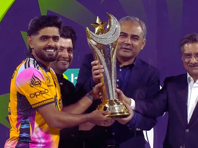 Mohsin Naqvi ran away after 'snatching' the Asia Cup trophy, handed over the PSL title to Babar