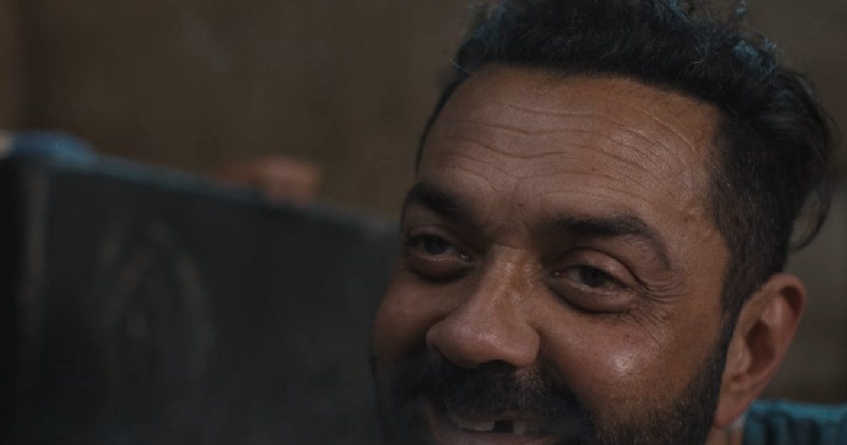 ‘लुकिंग सो गुड माय लॉर्ड बॉबी’, ‘बंदर’ का टीजर देख सनी देओल ने किया रिएक्ट, तो भतीजे करण न