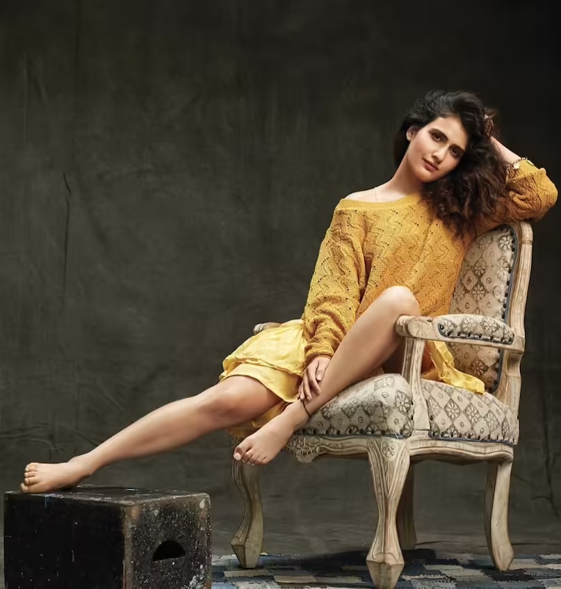 Fatima Sana Shaikh Dangal, Child Artist in Ishq Movie, Shah Rukh Khan One 2 Ka 4, Geeta Phogat Fatima Sana Shaikh, Bollywood Highest Grossing Movies Dangal, फातिमा सना शेख दंगल, शाहरुख खान वन टू का फोर, काजोल इश्क चाइल्ड आर्टिस्ट, दंगल 2000 करोड़ बॉक्स ऑफिस, फातिमा सना शेख बचपन की तस्वीरें