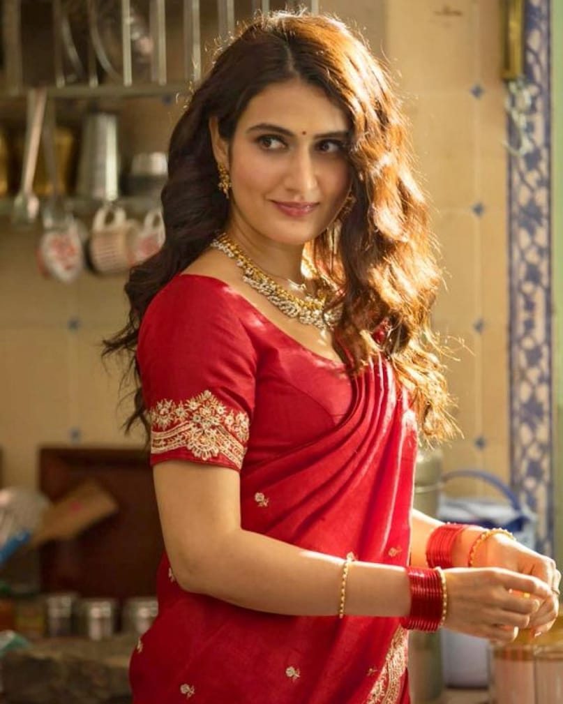 Fatima Sana Shaikh Dangal, Child Artist in Ishq Movie, Shah Rukh Khan One 2 Ka 4, Geeta Phogat Fatima Sana Shaikh, Bollywood Highest Grossing Movies Dangal, फातिमा सना शेख दंगल, शाहरुख खान वन टू का फोर, काजोल इश्क चाइल्ड आर्टिस्ट, दंगल 2000 करोड़ बॉक्स ऑफिस, फातिमा सना शेख बचपन की तस्वीरें