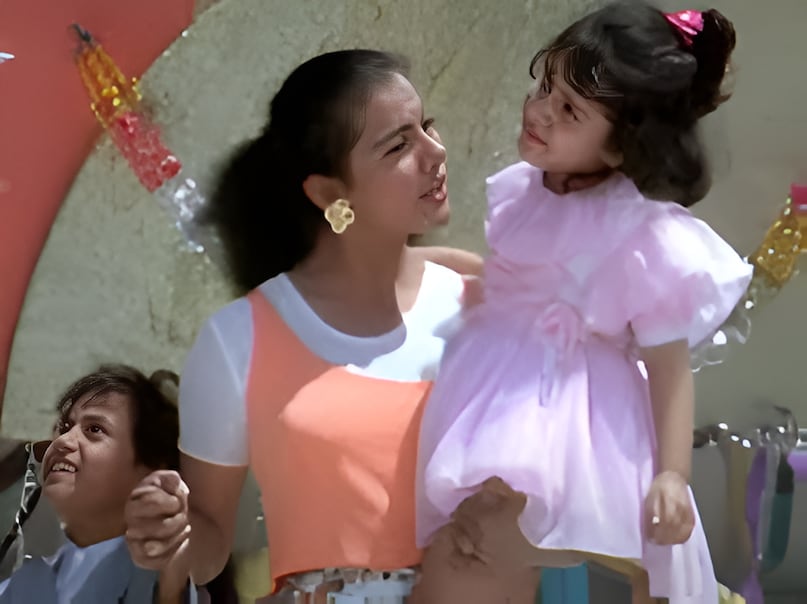 Fatima Sana Shaikh Dangal, Child Artist in Ishq Movie, Shah Rukh Khan One 2 Ka 4, Geeta Phogat Fatima Sana Shaikh, Bollywood Highest Grossing Movies Dangal, फातिमा सना शेख दंगल, शाहरुख खान वन टू का फोर, काजोल इश्क चाइल्ड आर्टिस्ट, दंगल 2000 करोड़ बॉक्स ऑफिस, फातिमा सना शेख बचपन की तस्वीरें