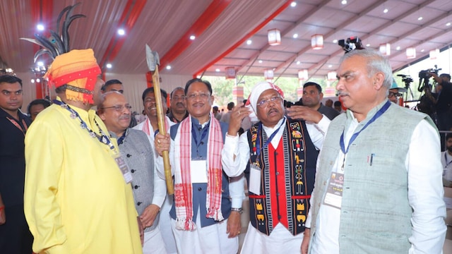 अमित शाह बोले- 'UCC से जनजातीय समाज को डरने की जरूरत नहीं', दिल्ली में CM विष्णुदेव साय ने भी कह दी बड़ी बात - News18 हिंदी