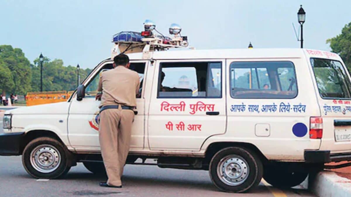 शाहीन बाग के पास कार में केमिकल लीक, महिला वेंटिलेटर पर