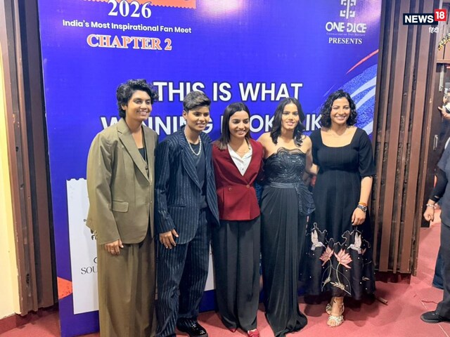 A gathering of legendary female athletes at the FanCatastic event