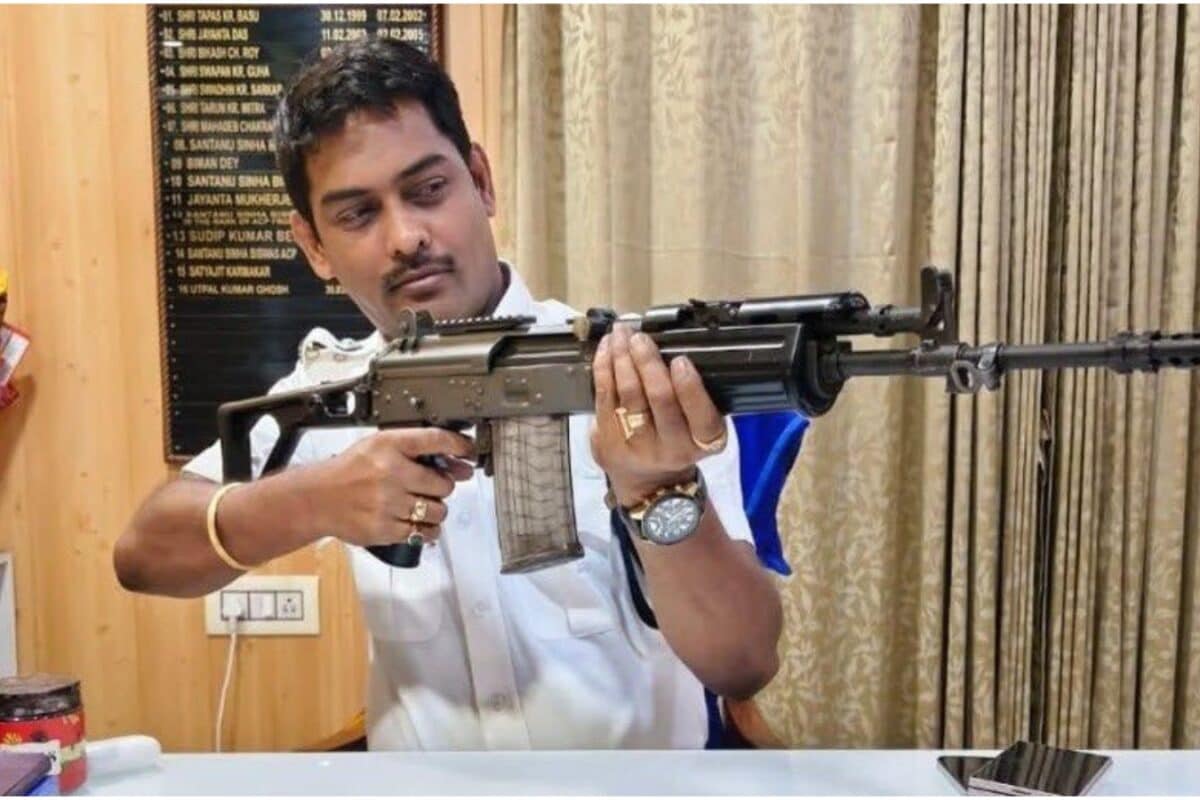 राइफल वाली फोटो से नबन्ना तक... जिस गौतम दास को EC ने किया था सस्पेंड, उसे CM शुभेंदु के ऑफिस में मिली पोस्टिंग