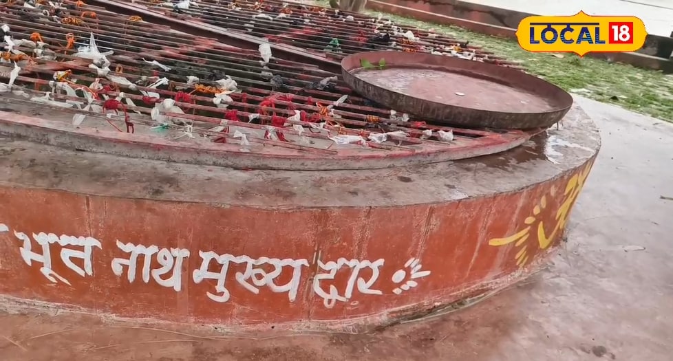 गोला गोकर्णनाथ में है अष्कोण में बना कुंआ और भूतनाथ मंदिर, जहां मनोकामना पूरी करने के लिए निकालते हैं हू-हू की आवाज