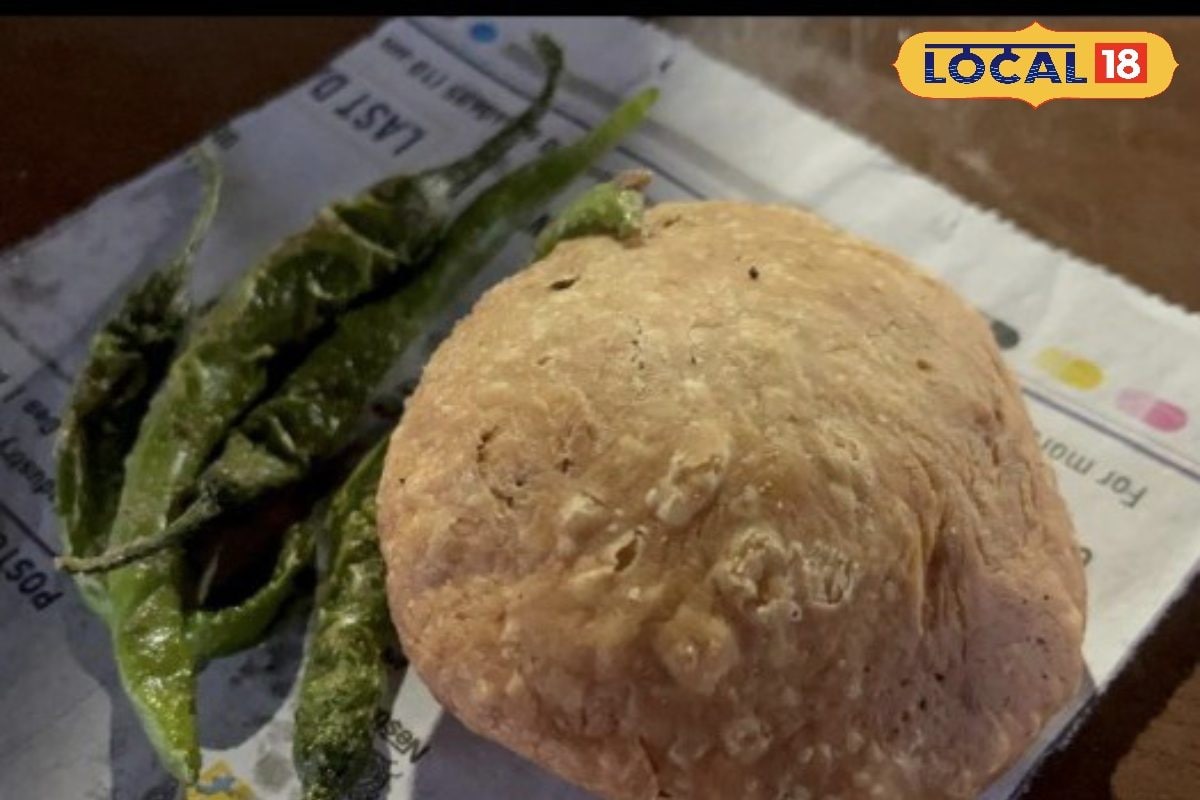 चैलेंज! ये वीडियो देख कर आप खुद को यहां की 'मिर्ची कचोरी' खाने से रोक नहीं पाएंगे