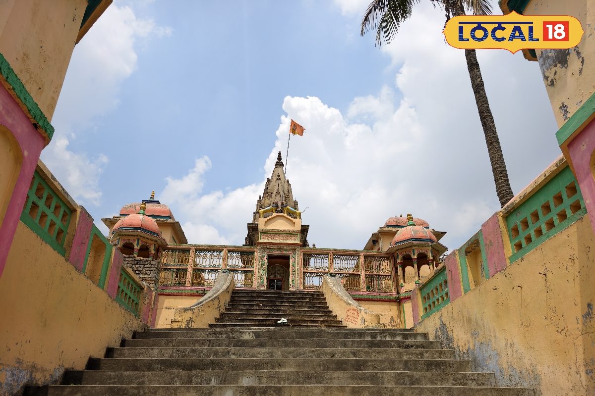 मऊ का चमत्कारी मंदिर... यहां मन्नत मांगने से सूनी गोद भर जाती है, 120 साल पुराने इस मंदिर की महिमा है न्यारी!