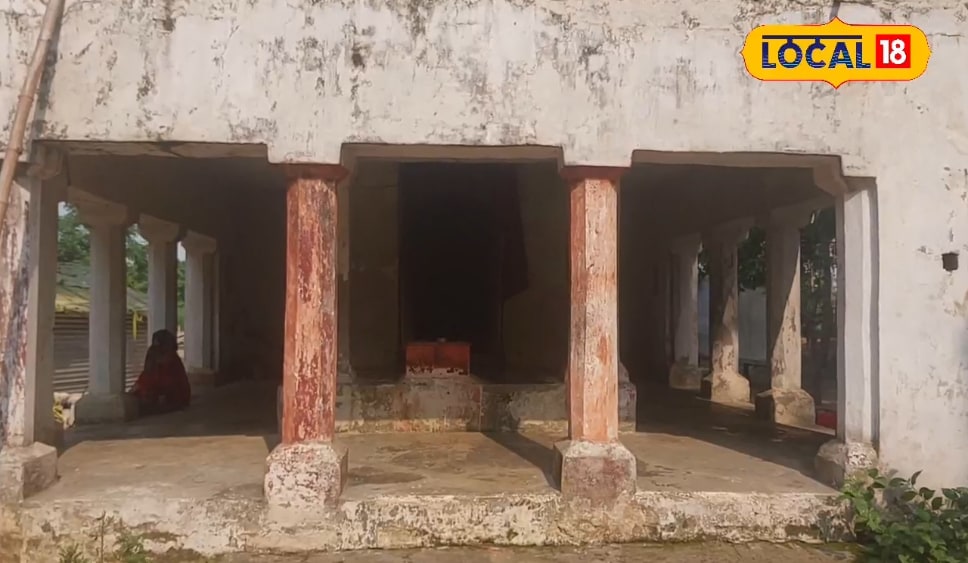 निचलौल के बरगदवा कुटी मंदिर पर डकैती करने से पहले डाकू लेते थे आशीर्वाद, पुलिस से मुठभेड़ का है गवाह, जाने