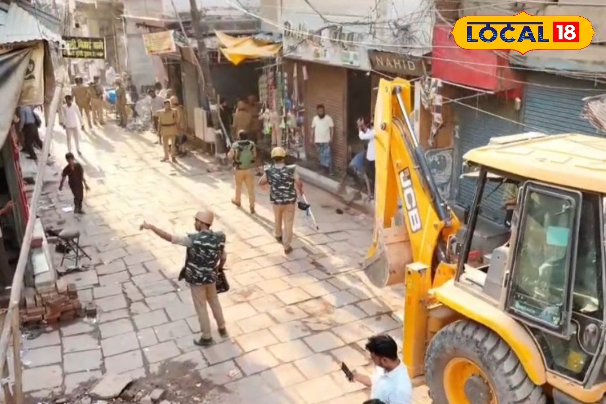 Varanasi Dalmandi Project: वाराणसी के दालमंडी में तेज हुआ ध्वस्तीकरण, 2027 से पहले तैयार होगा काशी विश्वनाथ का नया मार्ग