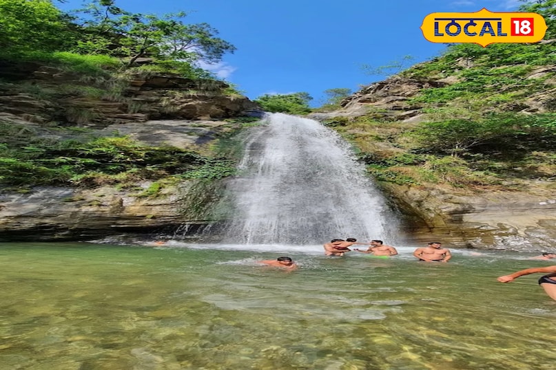 Dhukane waterfall 