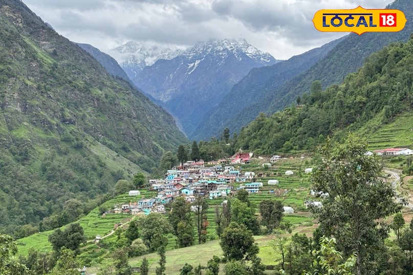 प्राकृतिक सुंदरता से भरपूर खाती गांव फोटोग्राफी करने वालों और प्रकृति प्रेमियों के लिए बेहद खास जगह मानी जाती है. यहां के घने जंगल, हिमालयी पहाड़ और पारंपरिक गांव का दृश्य कैमरे में कैद करने लायक होता है. सूर्योदय और सूर्यास्त के समय यहां का वातावरण और भी ज्यादा खूबसूरत दिखाई देता है. कई पर्यटक यहां खास तौर पर नेचर फोटोग्राफी के लिए पहुंचते हैं. गांव के आसपास मौजूद प्राकृतिक रास्ते और पहाड़ी नजारे सोशल मीडिया पर भी काफी पसंद किए जाते हैं. पक्षियों की आवाज और ठंडी हवाओं के बीच समय बिताना लोगों को अलग ही सुकून देता है. प्राकृतिक सुंदरता से भरपूर खाती गांव फोटोग्राफी करने वालों और प्रकृति प्रेमियों के लिए बेहद खास जगह मानी जाती है. यहां के घने जंगल, हिमालयी पहाड़ और पारंपरिक गांव का दृश्य कैमरे में कैद करने लायक होता है. सूर्योदय और सूर्यास्त के समय यहां का वातावरण और भी ज्यादा खूबसूरत दिखाई देता है. कई पर्यटक यहां खास तौर पर नेचर फोटोग्राफी के लिए पहुंचते हैं. गांव के आसपास मौजूद प्राकृतिक रास्ते और पहाड़ी नजारे सोशल मीडिया पर भी काफी पसंद किए जाते हैं. पक्षियों की आवाज और ठंडी हवाओं के बीच समय बिताना लोगों को अलग ही सुकून देता है.