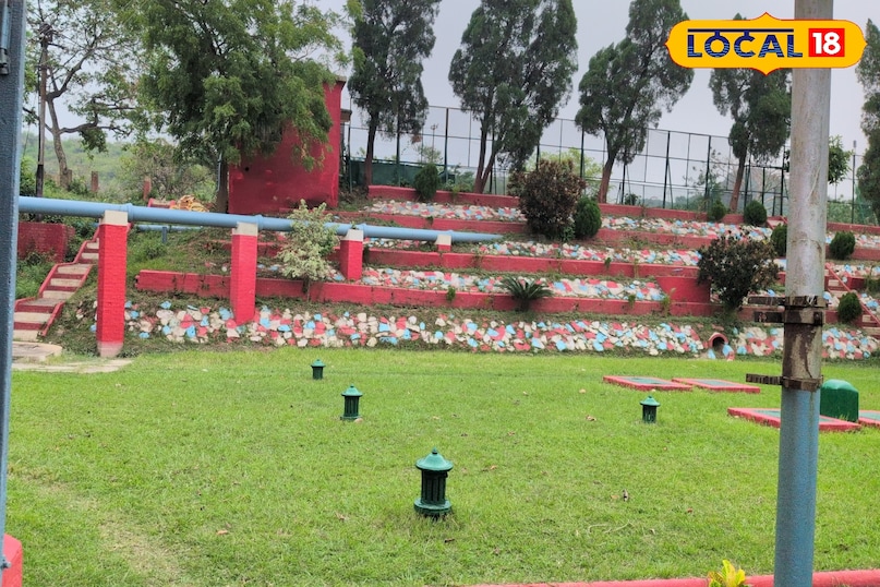 हरियाली और पहाड़ियों से घिरा जमालपुर का जंगल हरियाली और पहाड़ियों से घिरा जमालपुर का जंगल