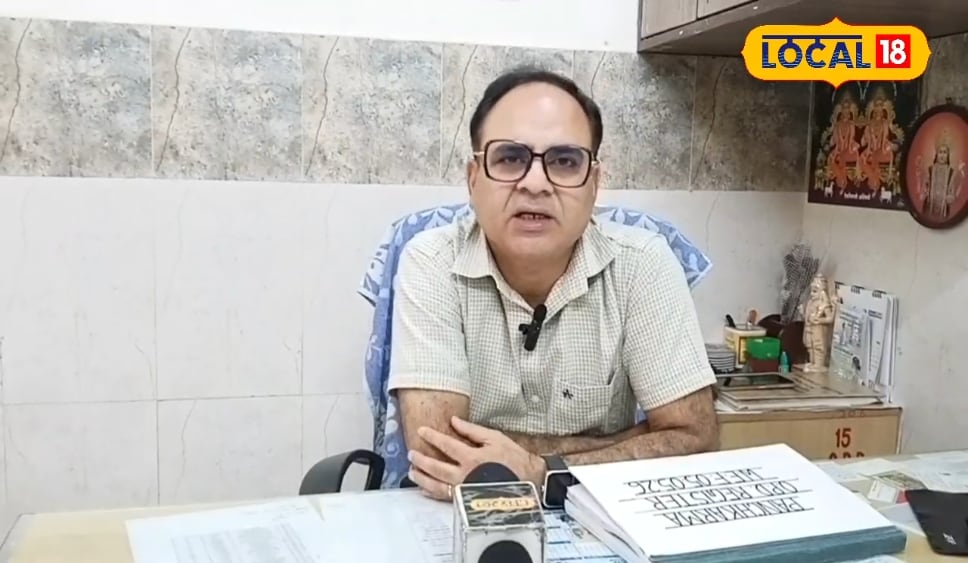 International Tea Day: चीनी या फिर गुड़…किसकी चाय अच्छी और हेल्दी होती है?