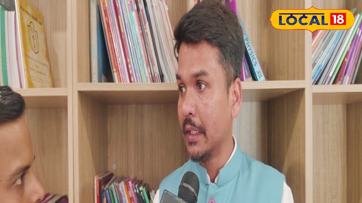 नोएडा के इंजीनियर विकास झा ने कंपोजिट प्राइमरी स्कूल में खोली फ्री लाइब्रेरी, बहन की याद में शुरू किया खास पहल, जाने नोएडा के इंजीनियर विकास झा ने कंपोजिट प्राइमरी स्कूल में खोली फ्री लाइब्रेरी, बहन की याद में शुरू किया खास पहल, जाने